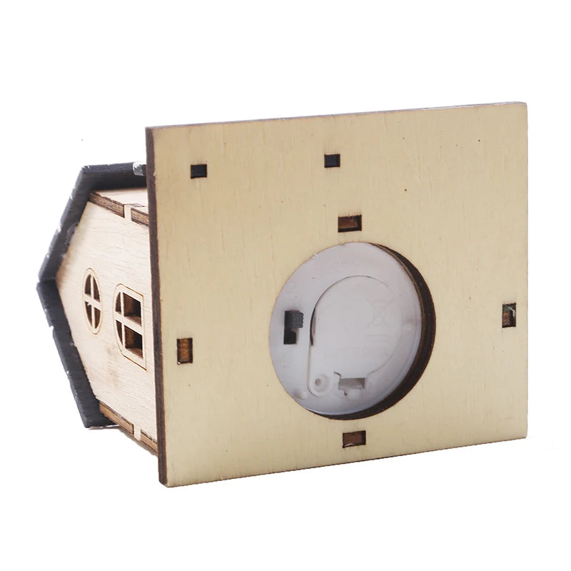 Holzhaus (beleuchtet)