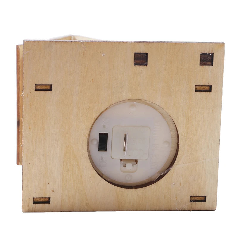 Holzhaus (beleuchtet)