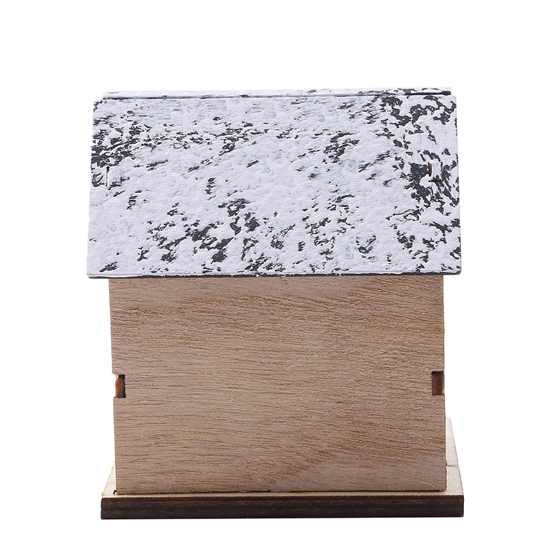 Holzhaus (beleuchtet)